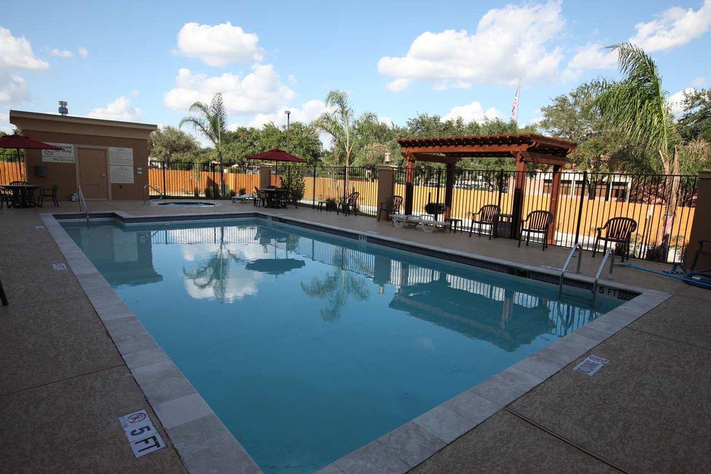 Hampton Inn Beeville Exteriör bild